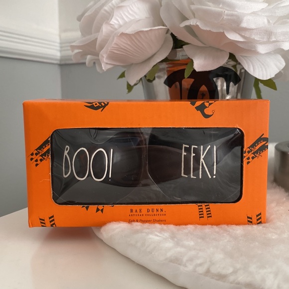 Rae Dunn Other - RAE DUNN Halloween “BOO! & EEK!” Black Cauldron Salt and Pepper Shaker🎃👻🧹